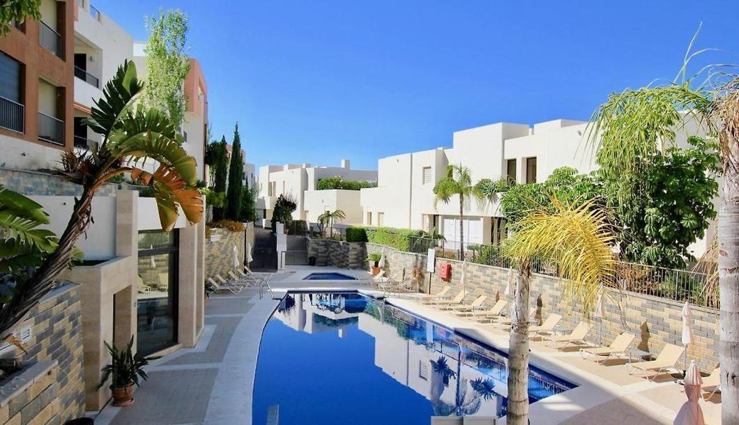 Luxury Spa Resort Marbella 2 Bedroom Sauna Gym Pools Jacuzzi Exteriör bild